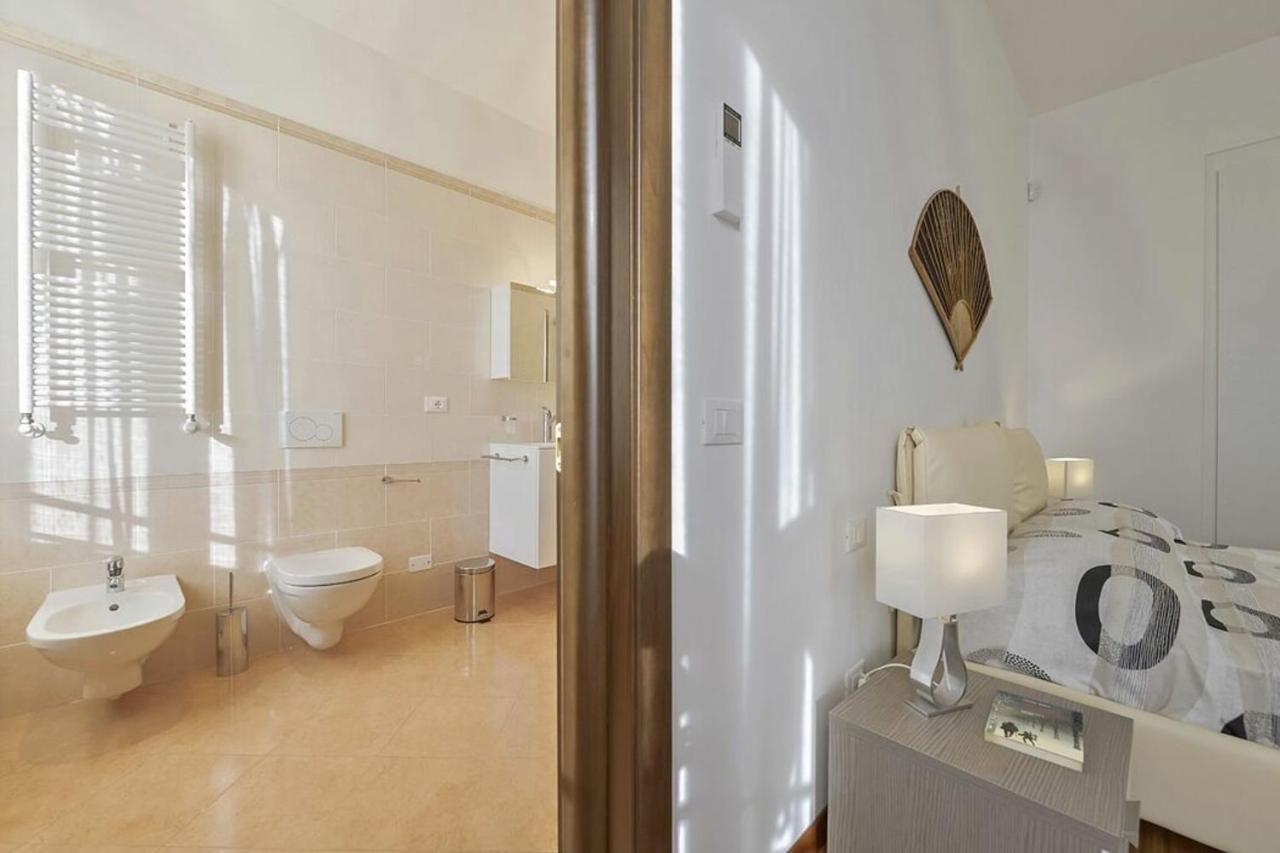 Palazzo Anselmi By Halldis Florencia